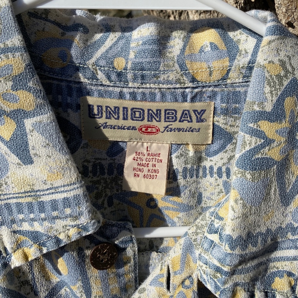Button up - Picture 2 of 3